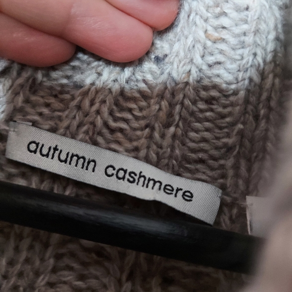 Autumn Cashmere pure cashmere cableknit oversized turtleneck sweater wit… - Picture 4 of 8